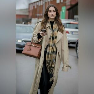 Burberry!! Rare Vintage Authentic Trench with removable wool lining size 8P